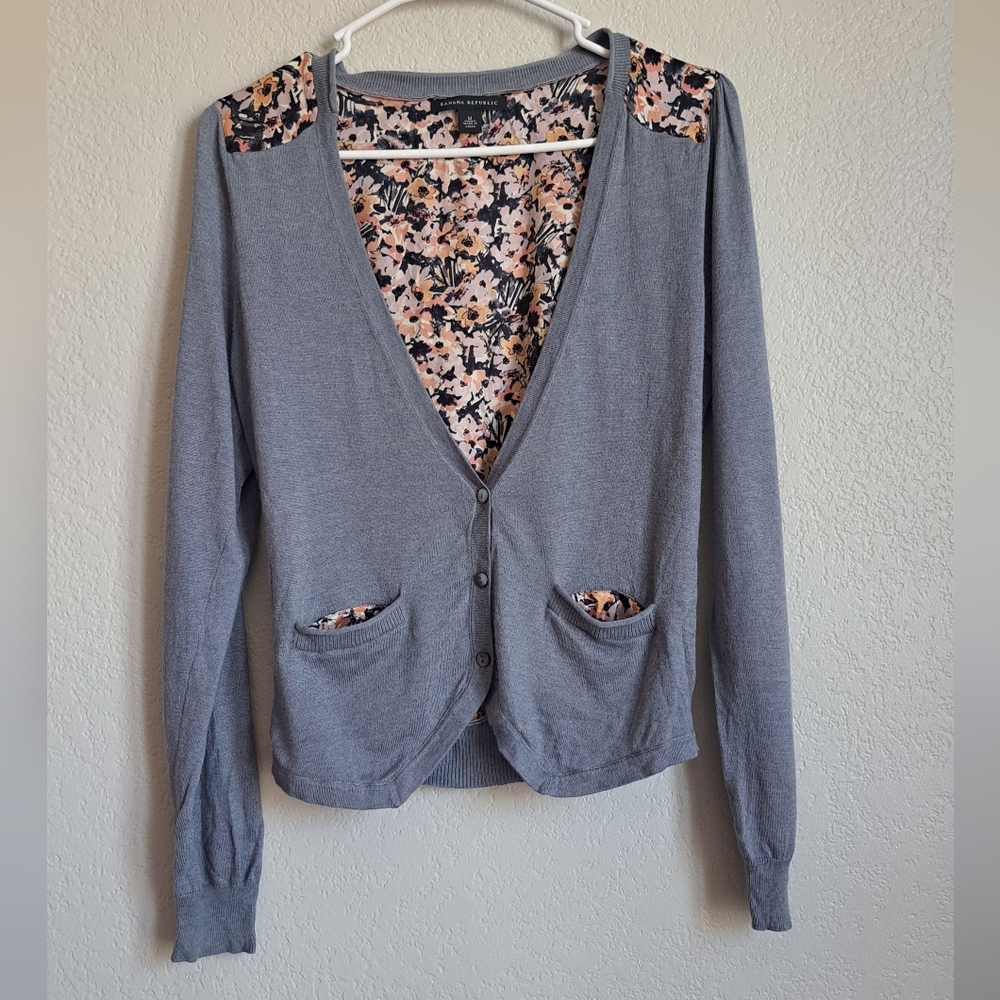 Banana Republic Silk Blend Gray Floral Cardigan Sweater With Pockets Size Medium